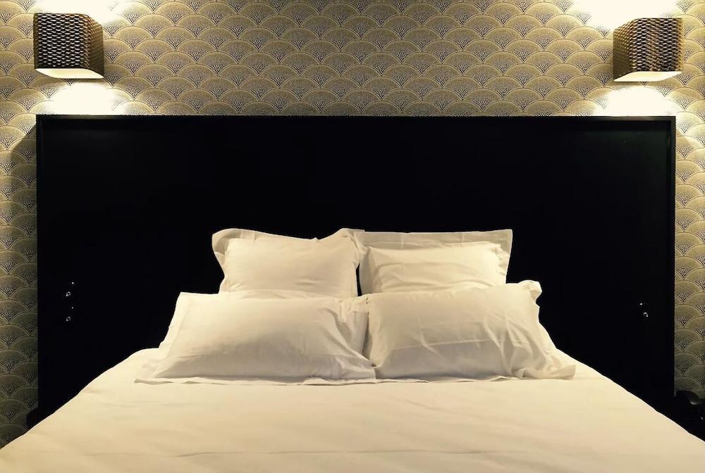 Urban Style Hotel Des Carmes Aurillac Exterior photo